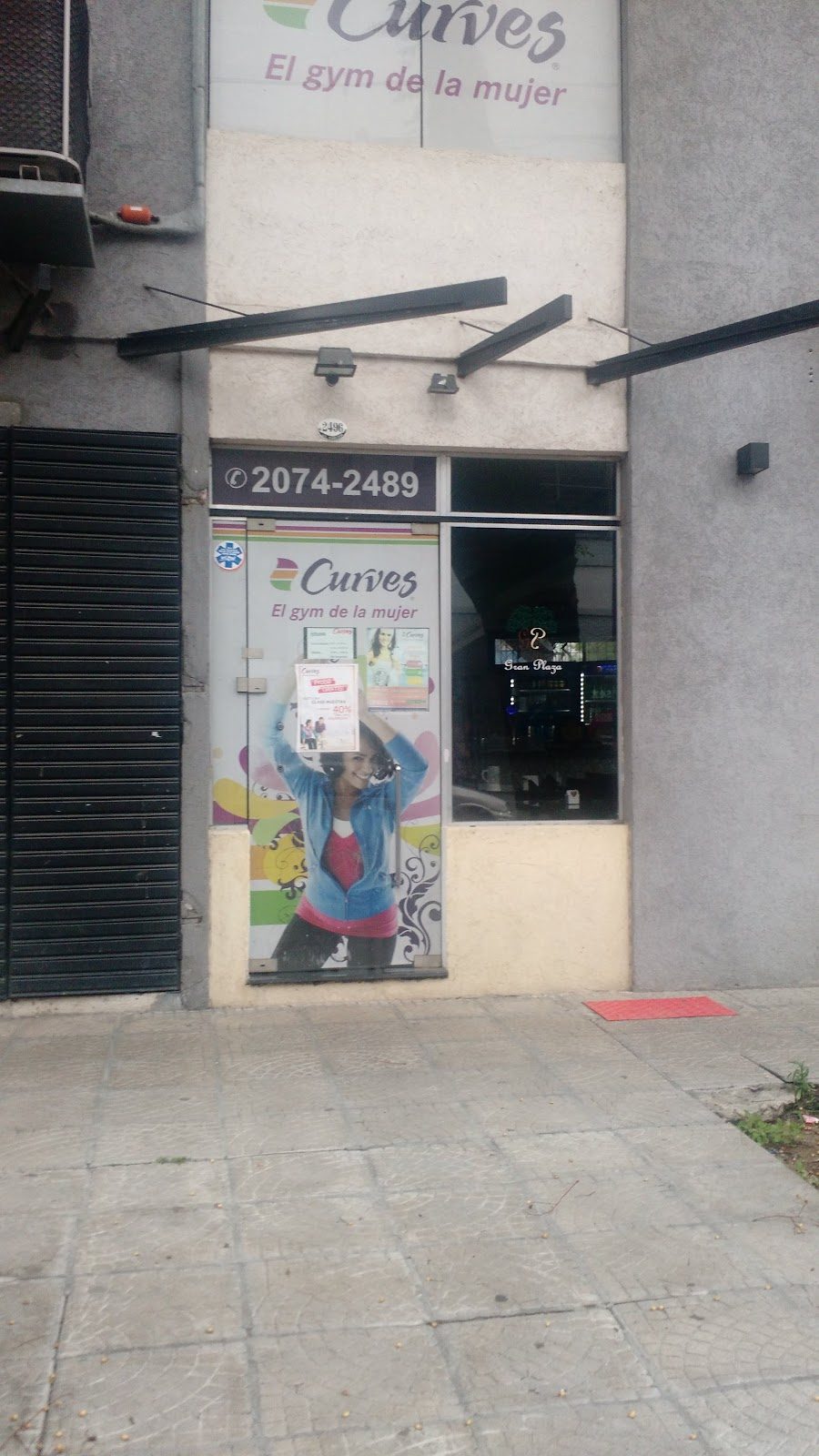 Fachada de Curves Villa Pueyrredón, el gimnasio de la mujer