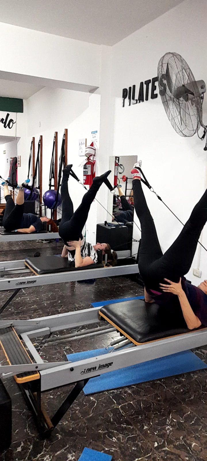 Clase de pilates reformer en ESPACIO FEMENINO Pauli Angulo