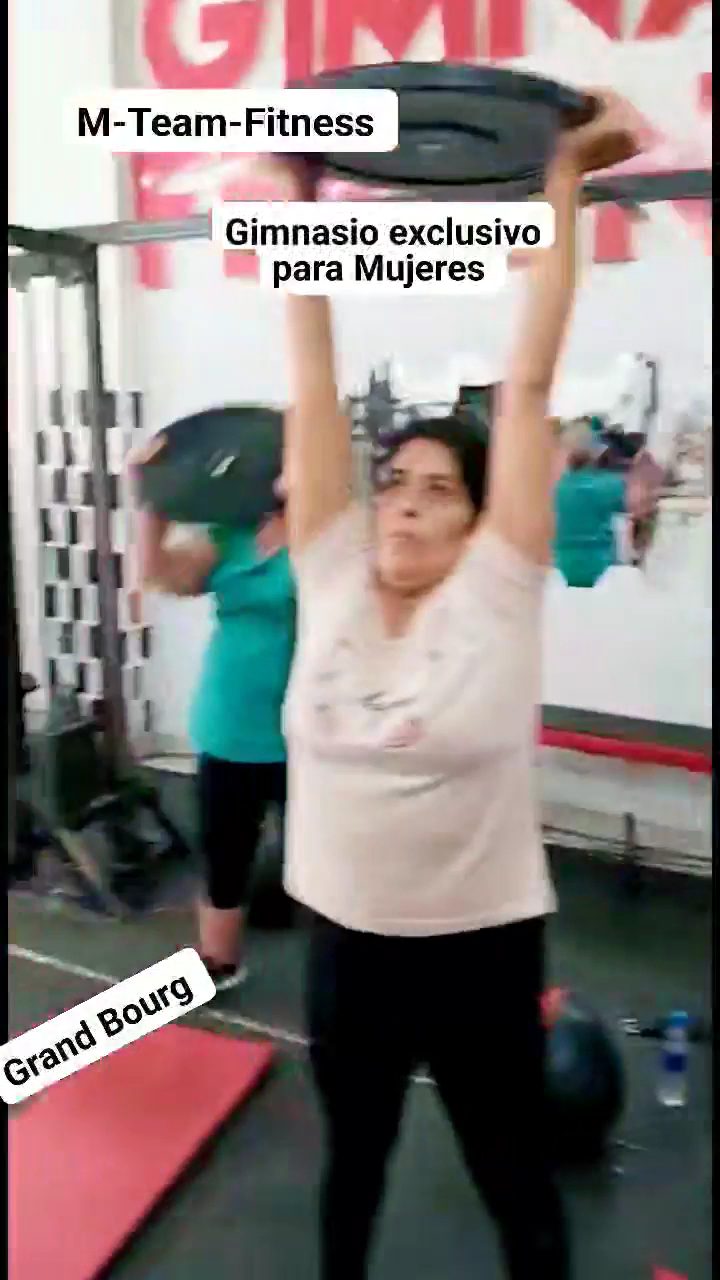 Clase grupal en M-Team Fitness