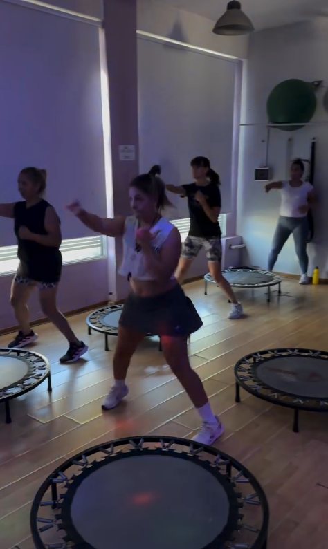 Clase de trampolín en Mi Hora Fitness